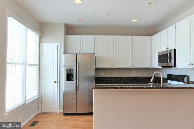 Building Photo - 708 Reserve Champion Dr