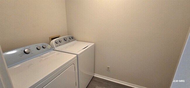 Building Photo - 9700 Leawood Blvd