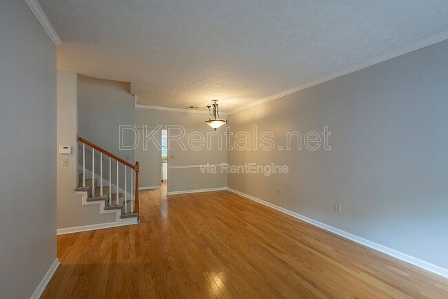 Building Photo - 2680 Pine Tree Rd NE