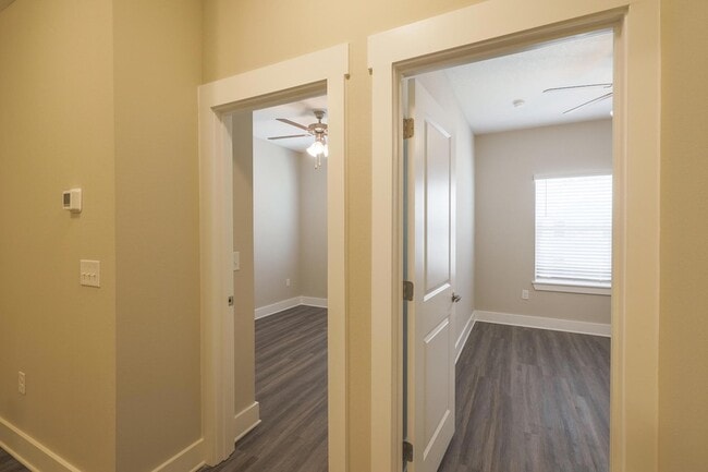 Building Photo - 432 Date Palm Ln