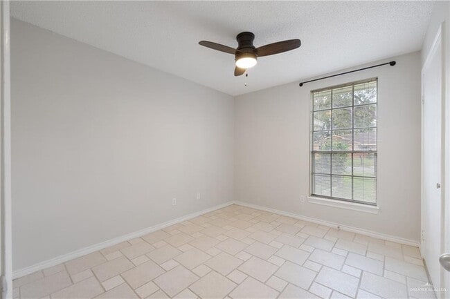 Building Photo - 18 Martin Ave