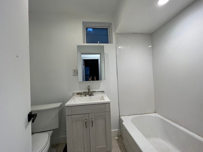 Building Photo - 209 Lexington St