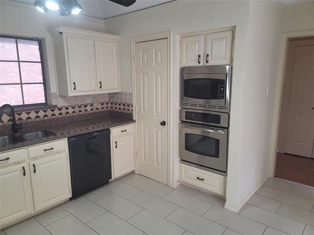 Building Photo - 5719 Encore Dr