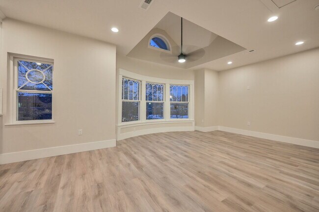 Building Photo - 1106 E S Temple St