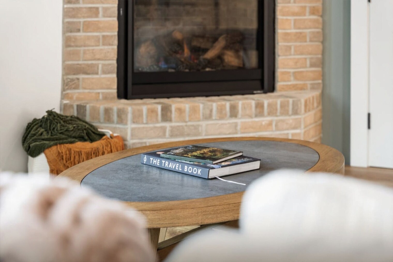 Building Photo - 220 Circle Dr