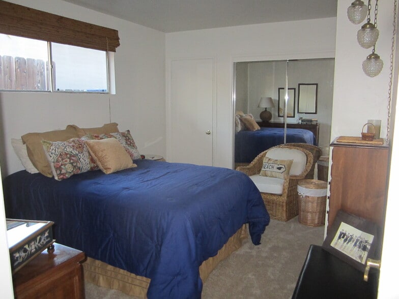 Building Photo - 655 Pomona Ave