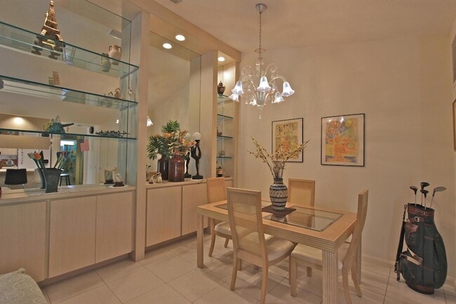 Building Photo - 10201 Chapman Oak Ct