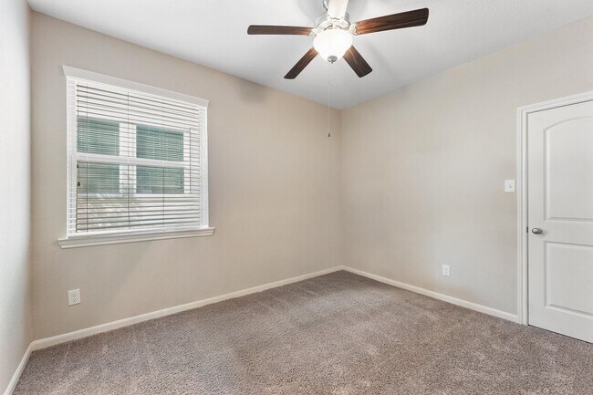 Building Photo - 130 Biltmore Loop