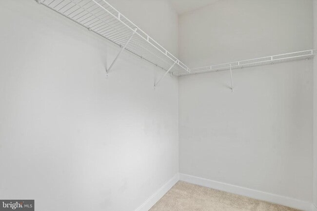 Building Photo - 5908 Etterbeek St