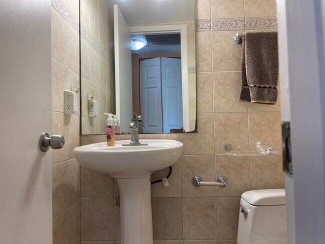 Building Photo - 27 Mansfield A