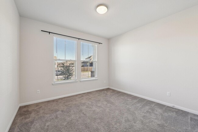 Building Photo - 308 Castlefields St