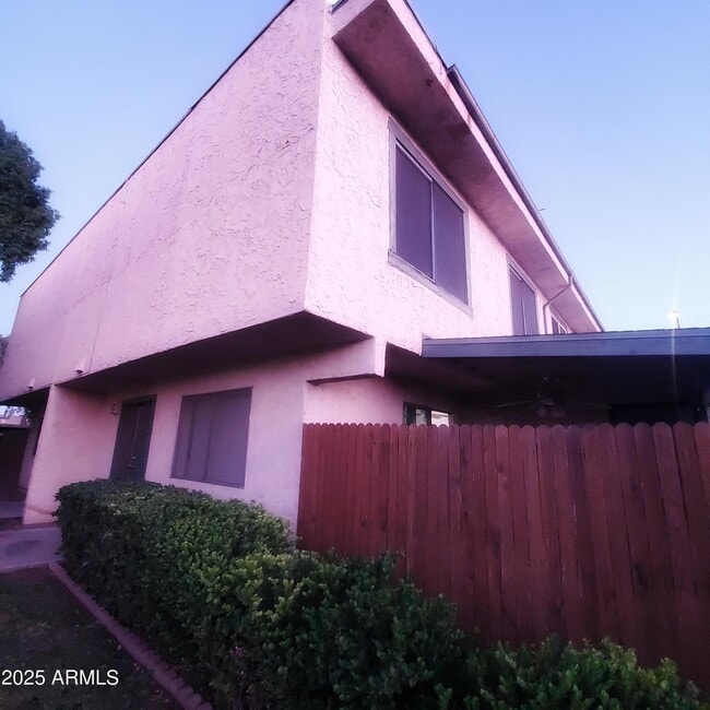 Primary Photo - 5964 W Townley Ave
