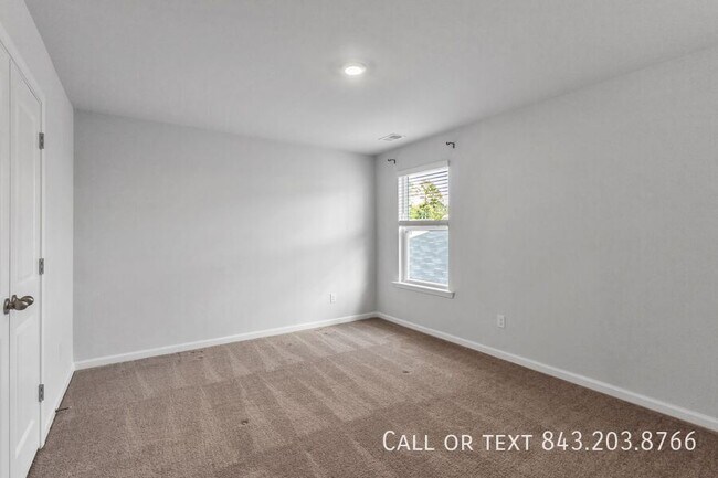 Building Photo - 473 Cedarview Rd