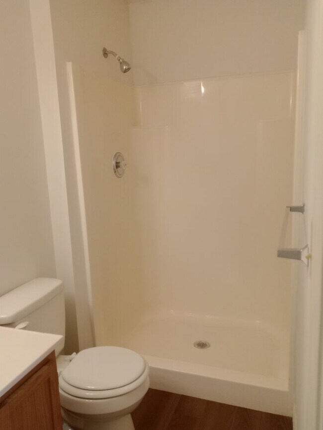 Building Photo - 210-210 Nikki Way