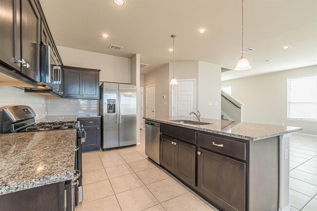 Building Photo - 141 White Dunes Dr