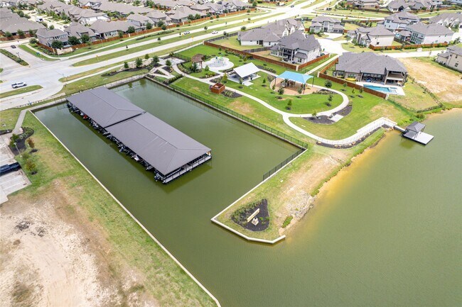 Building Photo - 18235 Winding Willow Oak Way