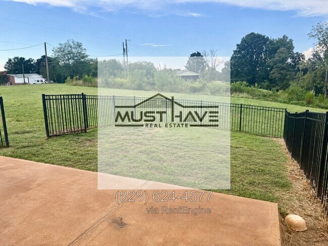 Building Photo - 15 Harvest Ridge Dr