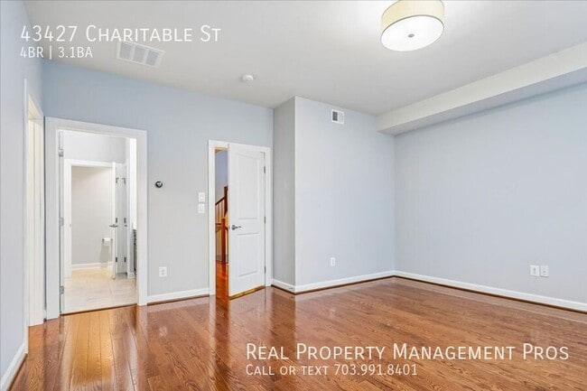Building Photo - 43427 Charitable St
