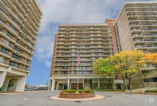 Building Photo - 150-38 Union Tpke