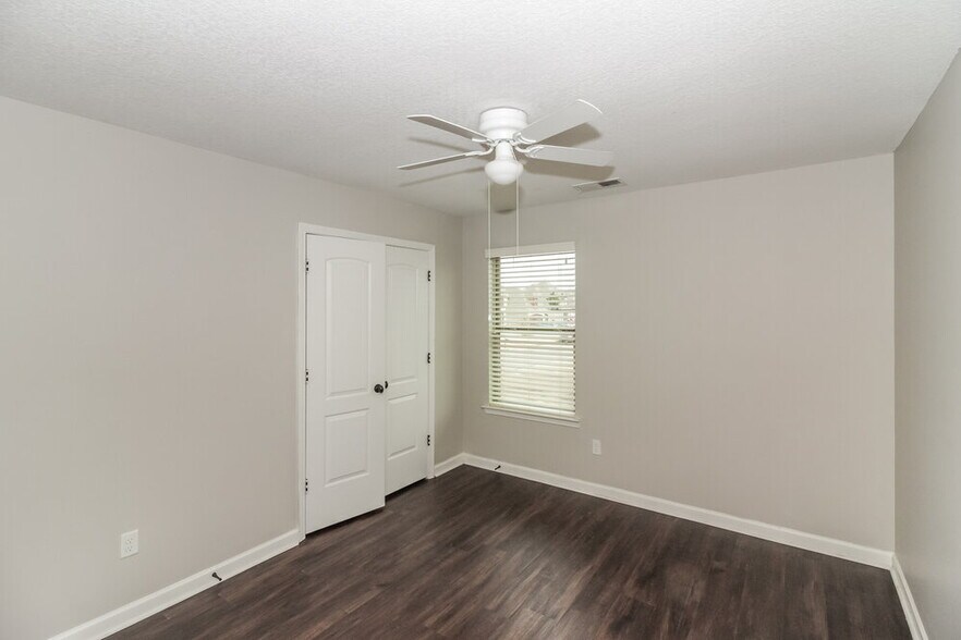 Building Photo - 170 Misty Fields Rd