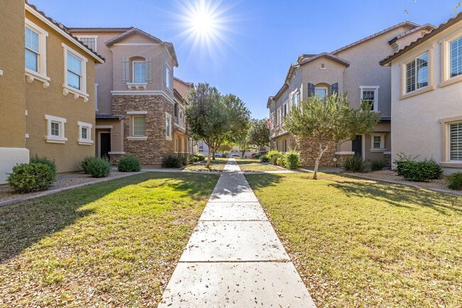 Building Photo - 4233 E Jasper Dr