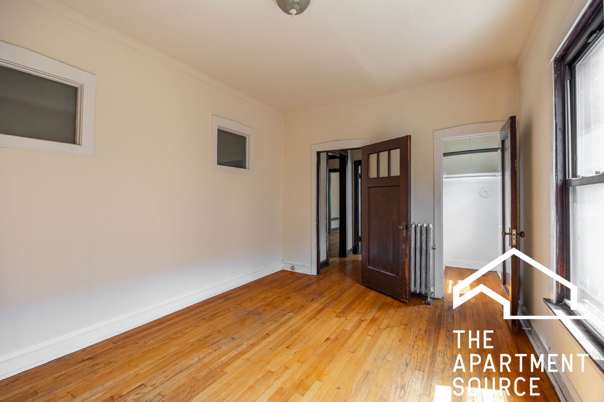 Building Photo - 2434 N Sawyer Ave