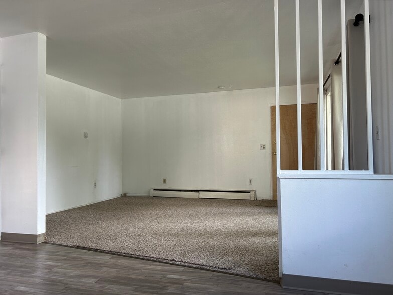 Building Photo - 2917 W 34th Ave