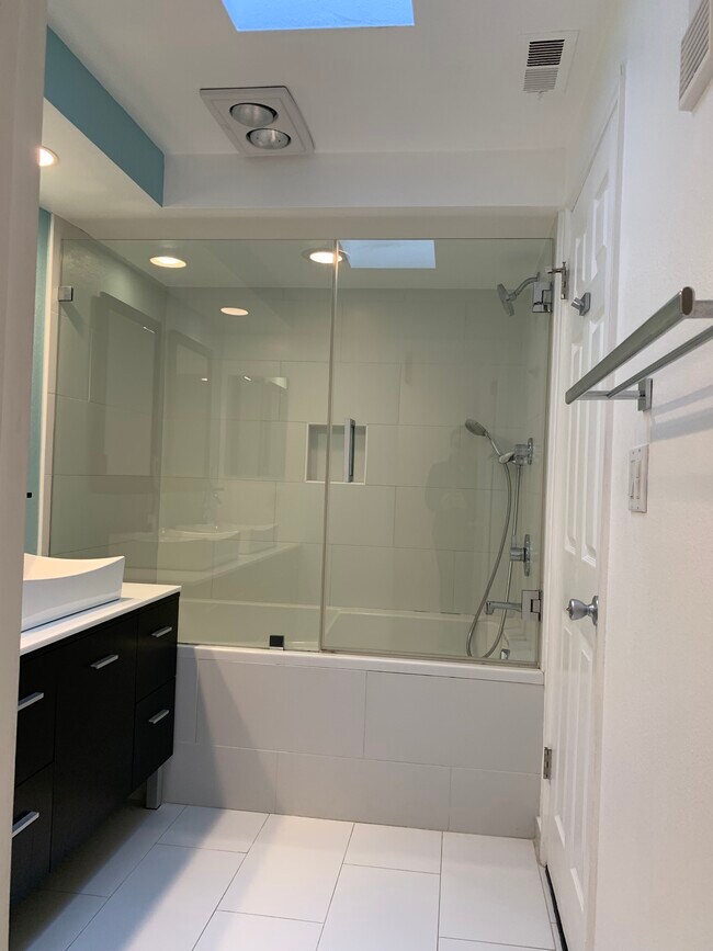 Remodeled master bath. - 8180 Manitoba St