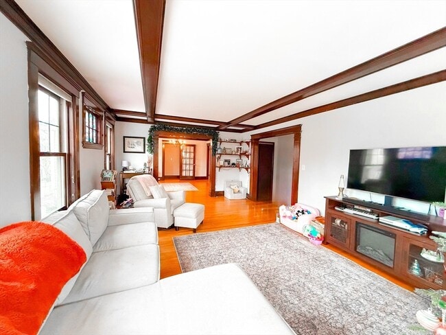 Building Photo - 66 Riverview Ave