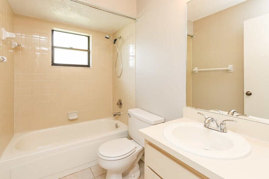 Building Photo - 4913 Ithaca Ln