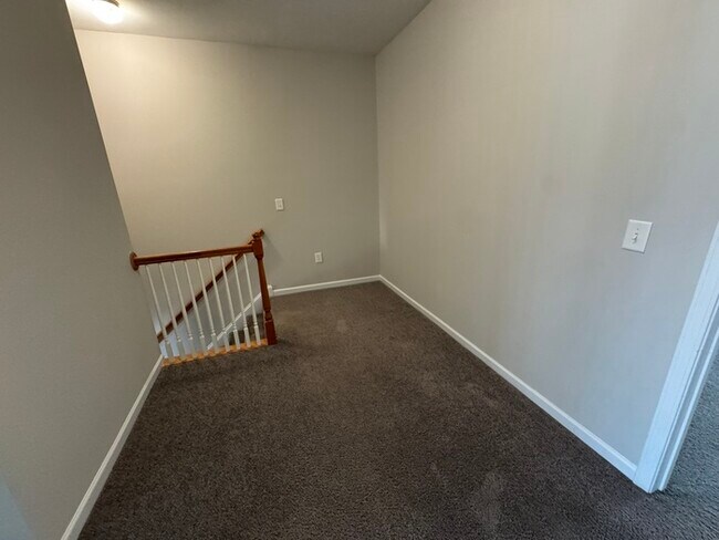 Building Photo - Amazing Deal! Great Location! 3 Bedroom 2.5 Bath Town Home! Playground in community!