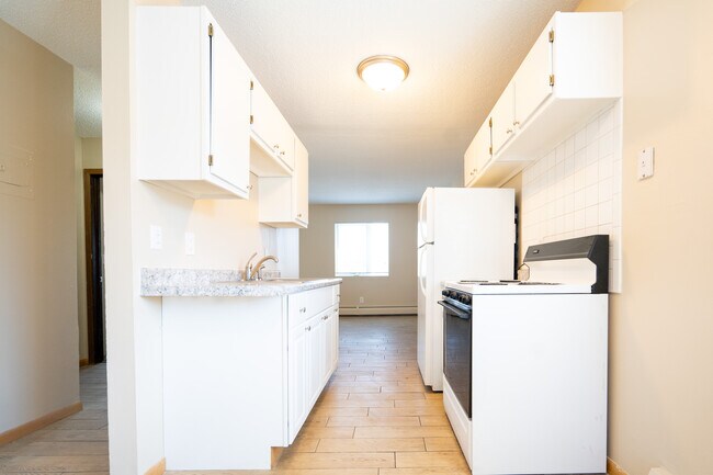 Building Photo - Y Properties Apartments