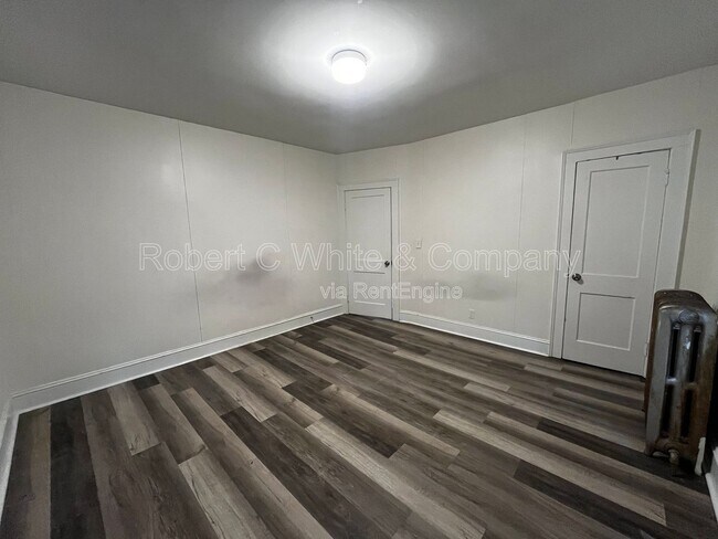 Building Photo - 219 Frederick St