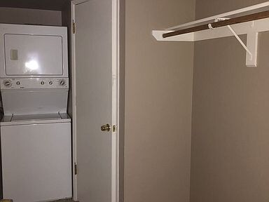 Building Photo - 2913 Tierra Verde E