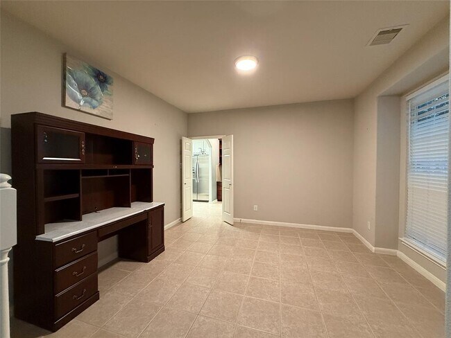 Building Photo - 10204 Dawn Brook Dr