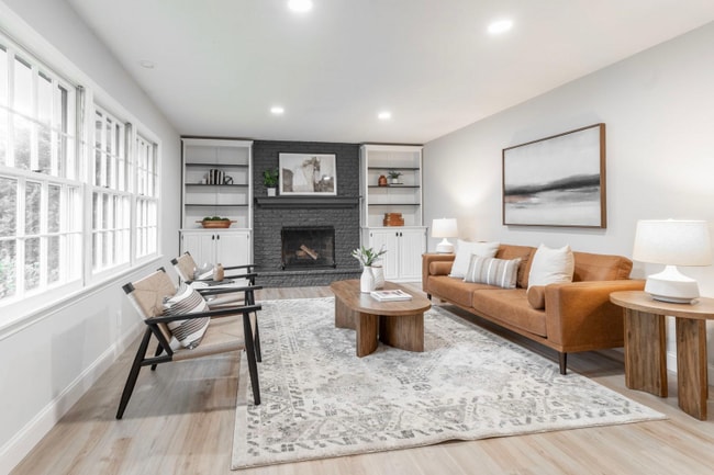 Building Photo - 9919 brookside