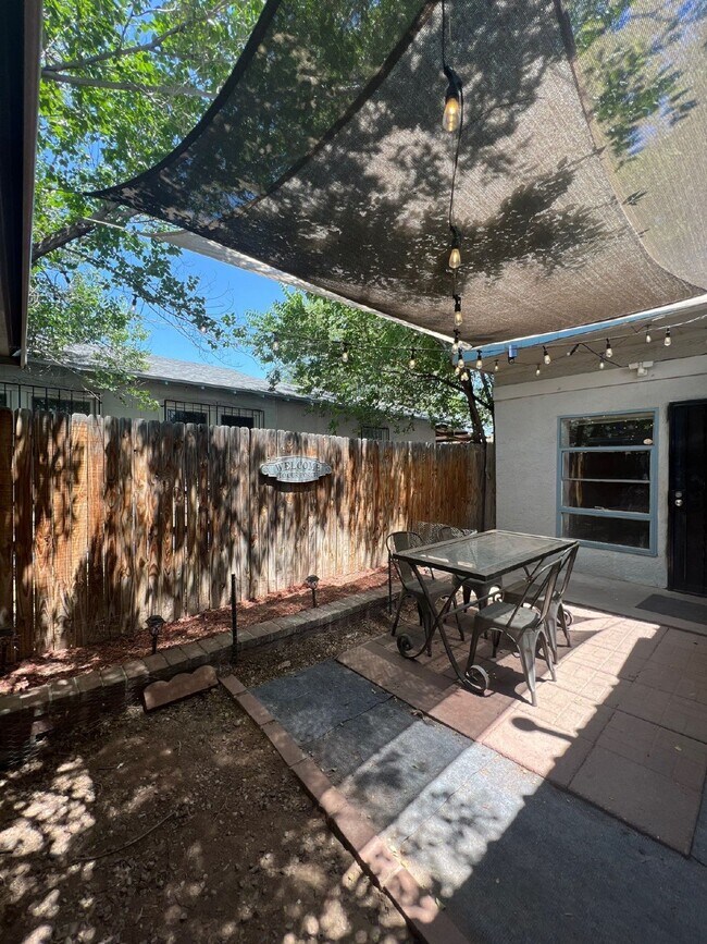 Primary Photo - Location, Location, Location! Convenient to UNM campus and Nob Hill shops and restaurants!