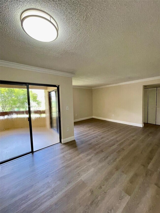 Building Photo - 9015 SW 125th Ave