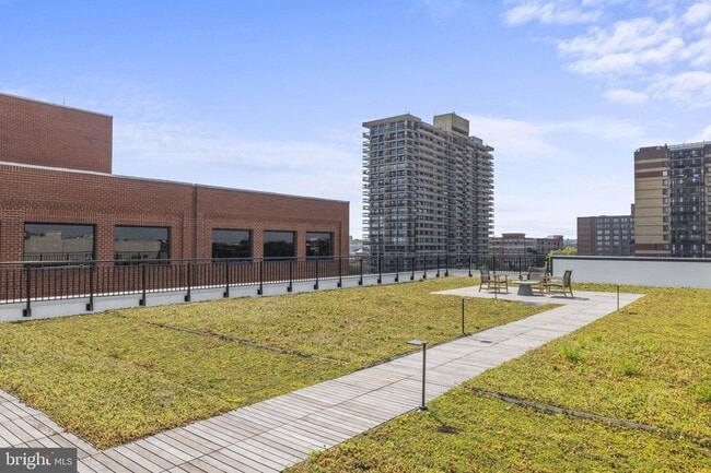 Building Photo - 801 N Fairfax St