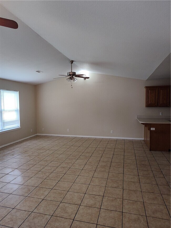 Building Photo - 2282 Danielle Dr