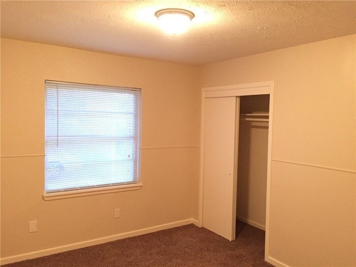 Building Photo - 707 Jack St