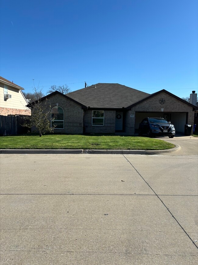 Building Photo - 1806 Rybovich Ln