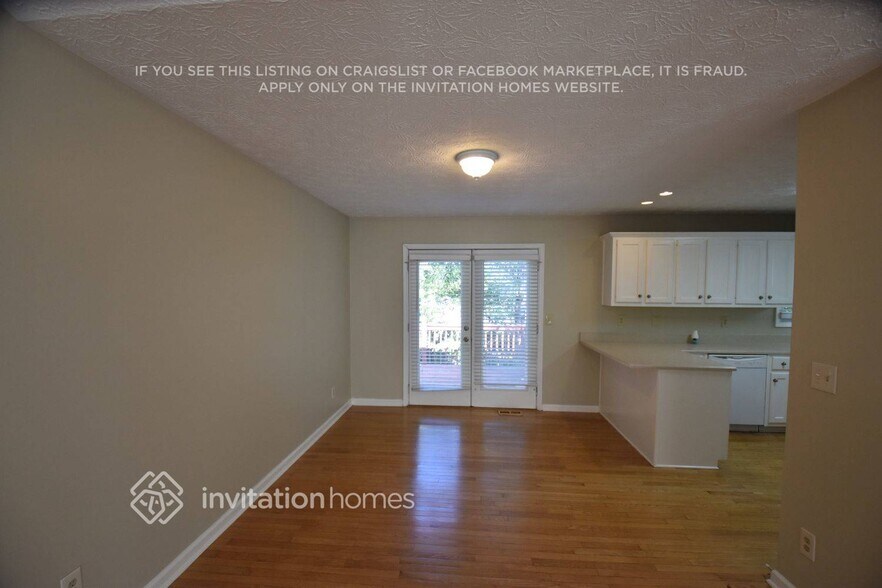 Building Photo - 380 Ashland Manor Dr