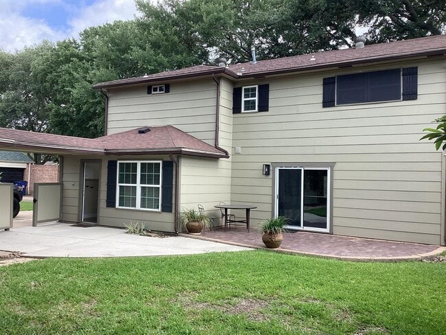 Building Photo - 15311 Empanada Dr