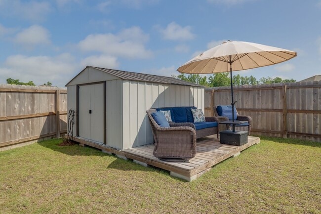 Building Photo - Beautiful 4 bed 2 bath