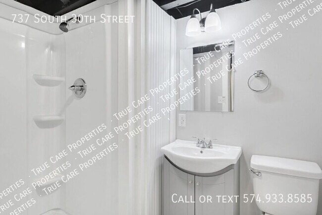 Building Photo - 737 S 30th St