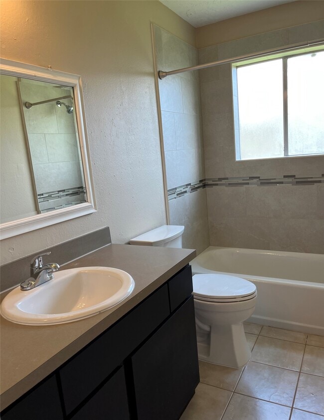 Building Photo - 8415 Blacksmith Dr