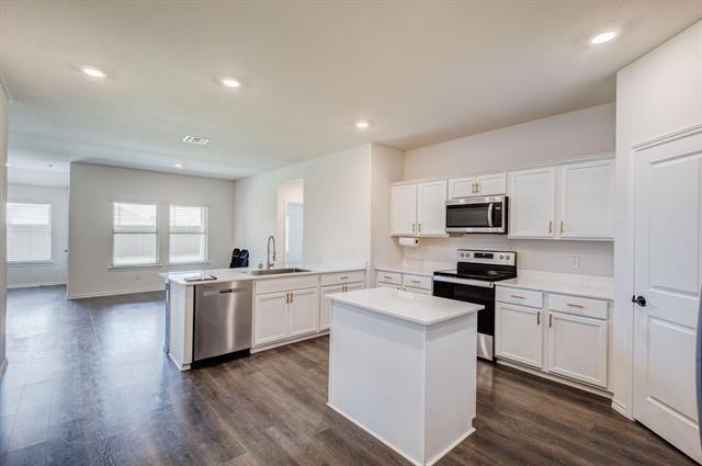 Building Photo - 2940 Lawson Dr
