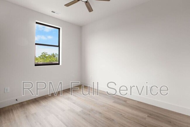 Building Photo - 4021 Clarksville Pike