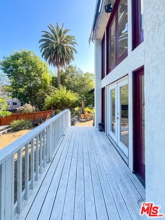 Building Photo - 844 Maltman Ave